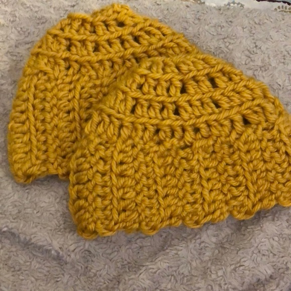 Bun Beanie - Picture 1 of 1